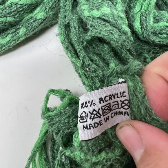 TICKLED PINK Green Textured Chunky Knit Frayed Soft Cozy Winter Fall Scarf - Picture 8 of 9